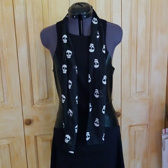 🚨Bundle Only🚨 Chiffon Skull Scarf - Picture 3 of 4